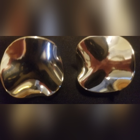 Silver Earings - Picture 4 of 4